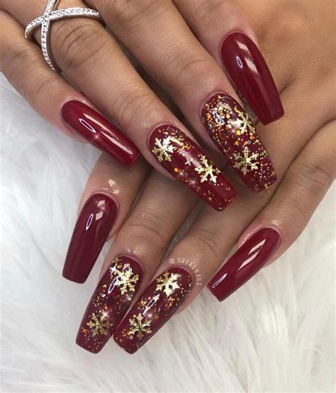 25 Beautiful Acrylic Coffin Christmas Nails Design Ideas For 2022