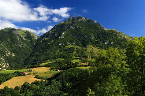Mountains And Valleys Of The Basque Country Tourism Euskadi