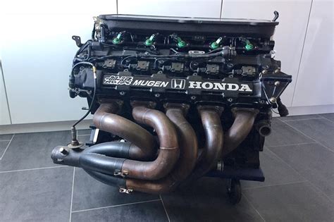 It has a carbon fibre ultra lightweight body, powerful engine, suspensions, gears an transmissions, tires, steering wheel etc. Mugen-Honda V10 F1 Engine Needs To Live On In A Crazy ...