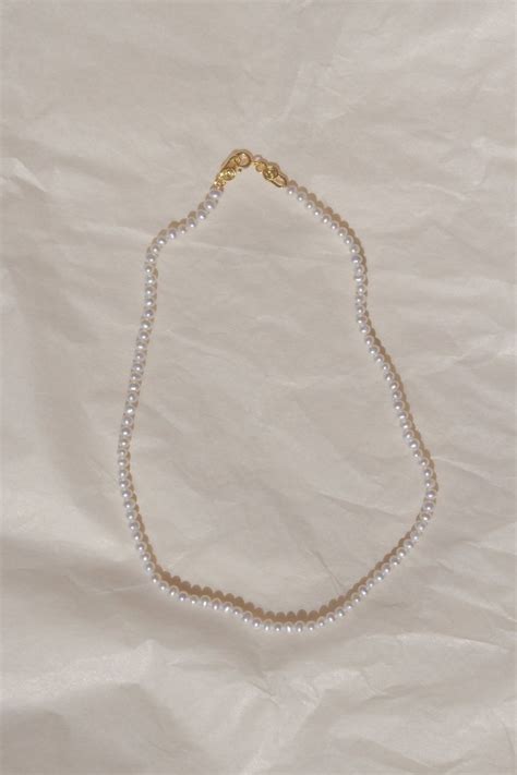 Petite Pearl Choker In 2020 Pearl Choker Pearls Sell Necklaces