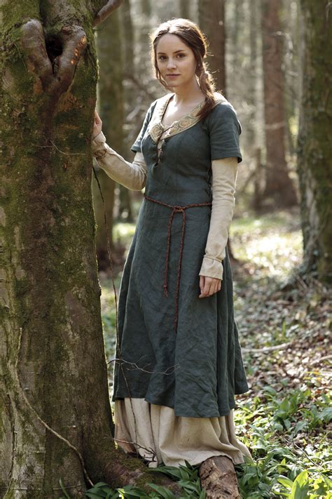 However, during the middle and late medieval times. Pin by Christine The Poet on Characters | Medieval costume ...