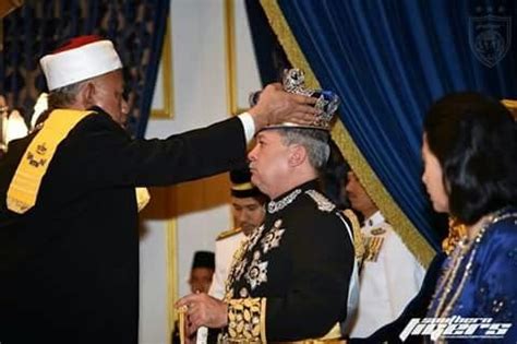 The tradition of celebrating hari hol began back in 1896, with the death of sultan abu bakar, and has continued now for more than a century. Another Brick in the Wall: Crowning of the Sultan of Johor