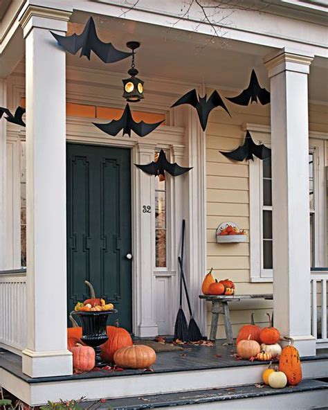 Decorate Your Home For Halloween With These Spooky Diy Paper Bats