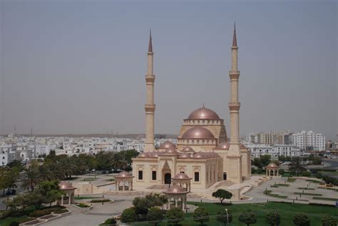 جامع السلطان سعيد بن تيمور الخوير Maraom