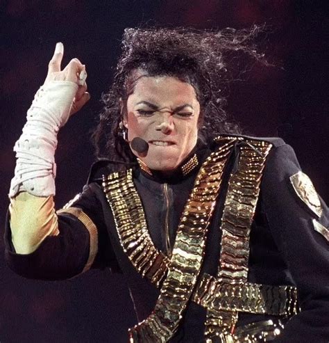 迈克尔杰克逊是怎么死的呢 外媒曝迈克尔杰克逊之死另有隐情 四得网