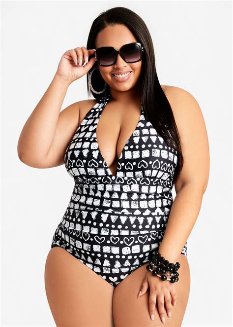 Plus Size Printed Plunge Halter Swimsuit Plus Size Tummy Control Swim