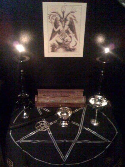 Pingl Par Miss Eighty Sur Satanism