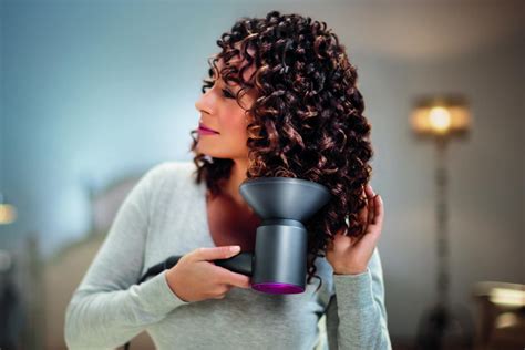 Inoltre, spesso ci vuole molto tempo per asciugarli! Come fare i capelli ricci col phon - Asciugacapelli