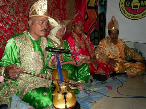 Yuk simak, daftar alat musik daerah gorontalo dan cara memainkannya. 14 Alat Musik Tradisional Sumatra Barat dan Cara Memainkannya - Tambah Pinter