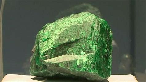 Worlds Largest Emerald Goes On Display In Colombia Bbc News