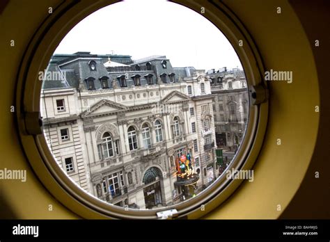 Round Windows Window Hi Res Stock Photography And Images Alamy