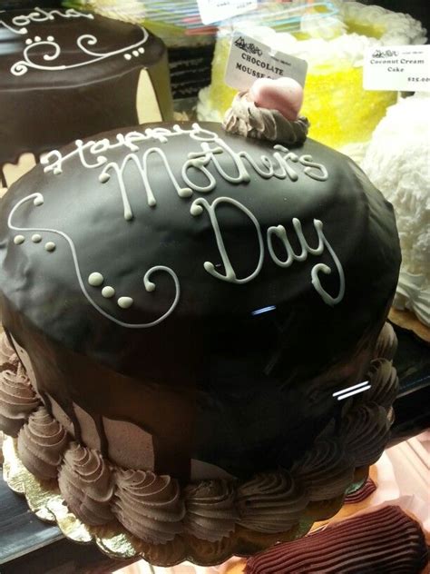This stunner is perfect for mother's day! Happy Mother's Day weekend. Chocolate Mousse cake ...