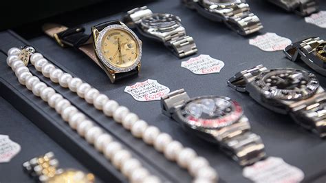 Watch Thieves In London Are Using Social Media To Rip Off Collectors