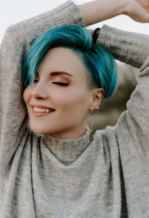 Pin Auf Me Blue Pixie Hair Cut Ideas