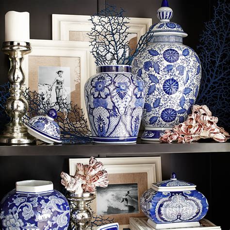 Vignette Design Inspired By Blue And White Porcelain