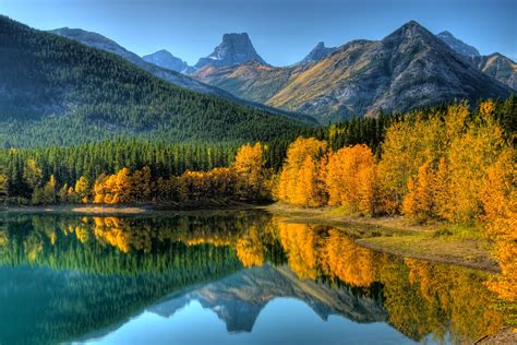 Guide 10 Alberta Fall Hikes With Beautiful Views To Check Out This