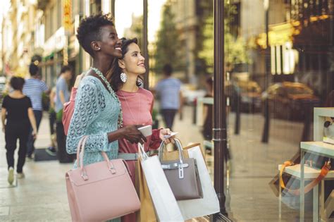 Reviving The Retail Customer Experience With Data Driven Insights