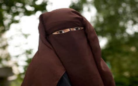 France Hind Ahmas Risque Deux Ans De Prison Pour Port Du Niqab