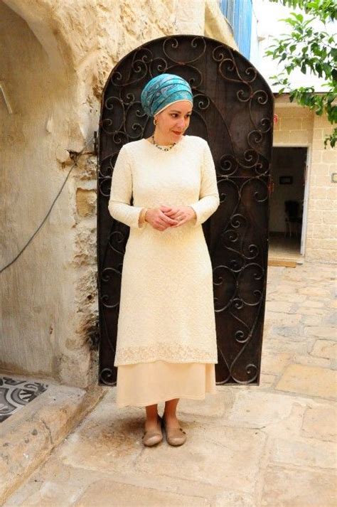 תמר אביטל קורן בגדי נשים לדתיות בצפת נופת צופים Jewish Women
