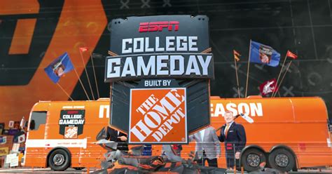 College Gameday Picks Vince Vaughn As Special Guest For Ohio State Vs Notre Dame Face Off