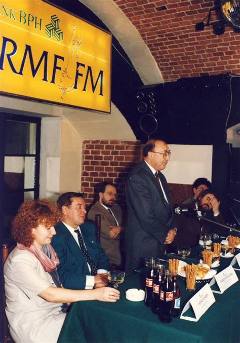 Jedno kliknięcie przeniesie cię w świat najlepszych stacji radiowych w polsce. 25 lat RMF FM : 1993
