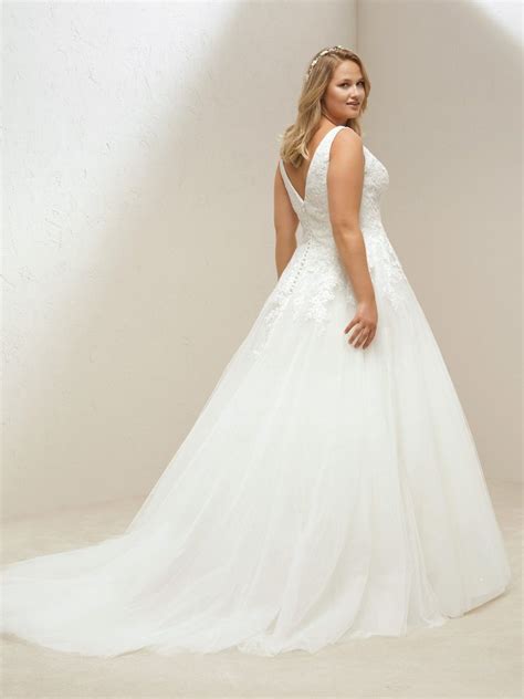 Plus Size Bridalwear Archives Perfect Bridal Rooms