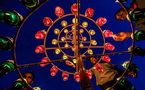 This Indian City Lit A Record Breaking 300000 Clay Lamps To Celebrate