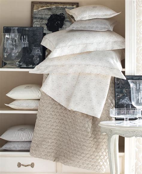 Rivesti il tuo letto con le lenzuola di sopra in cotone, satin, lino o percalle di zara home. Lenzuola Bon Chic Matrimoniale 270x290 - Store Blumarine ...