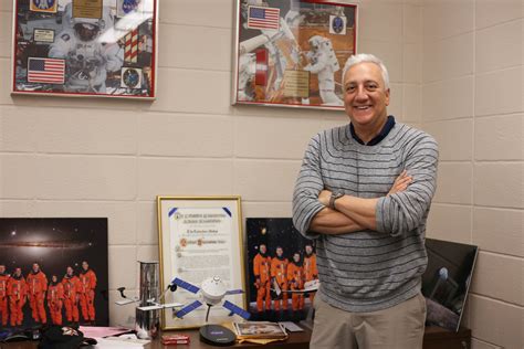 Mike Massimino Renaissance Spaceman On Coming Home Columbia Daily
