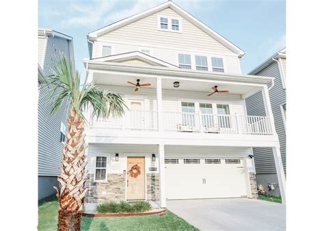 EastBay Getaway 4 BR Pet Friendly Steps to Beach - Home Rental in Norfolk