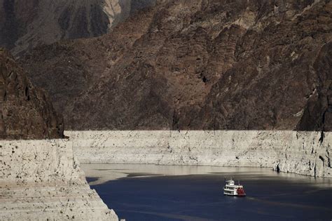 Lake Mead Water Level Hits Record Low Amid Drought Las Vegas Sun News