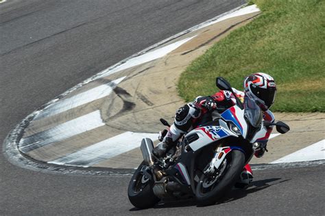 Could bmw compete successfully in the premier segment of sport bikes? 2020 BMW S 1000 RR Review (19 Fast Facts From Barber)