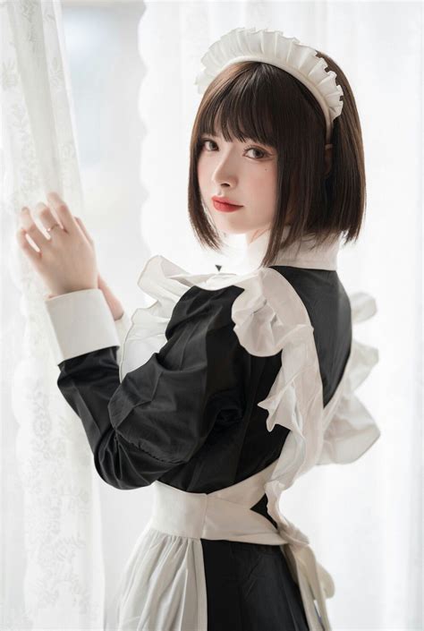 「maid」おしゃれまとめの人気アイデア｜pinterest｜김지수【2022】 女性 メイドコスチューム 女性モデルポーズ