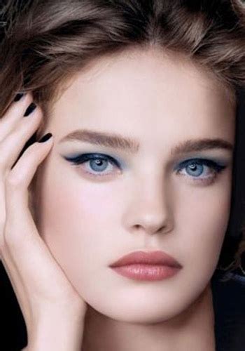 This color style lends itself to creating dramatic eyes. Colors For Fair Cool Skin And Blue Eyes - Haircolor Wiki