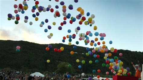 School balloon release criticised for deliberately littering | Stuff.co.nz