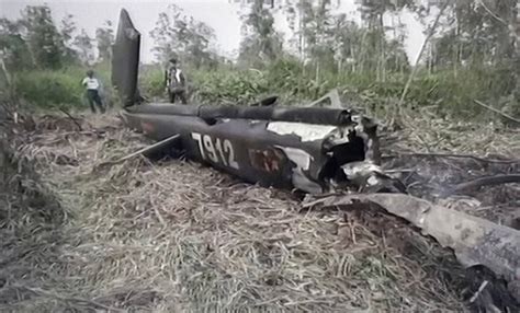 Photo Vietnam Military Helicopter Crash Site Society
