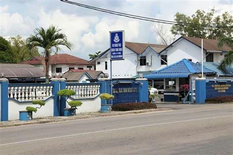 Jalan balai polis is a minor road on the southern side of the kuala lumpur chinatown. Tanah Merah ~ Kereta Sewa Kelantan | Van Sewa Kelantan