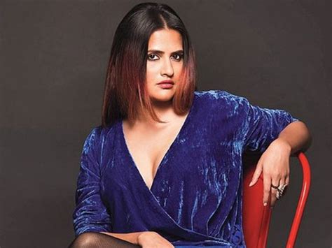 Singer Sona Mohapatra Gives Savage Response To Social Media User યુઝરે પૂછ્યું તમામ ફેમિનિસ્ટ