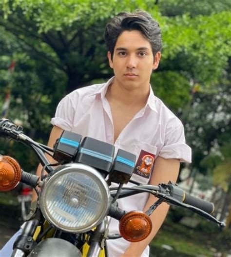 Potret Tampan Fadi Alaydrus Berawal Dari Seleb Tiktok Sekarang Jadi