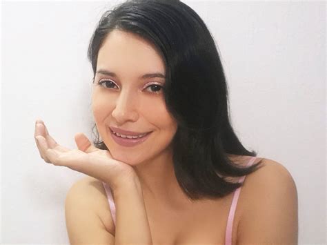 Hotlennaa Small Titted Brunette Latin Female Webcam