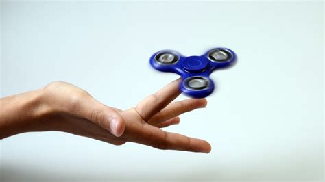 Mathematician Calculates Rotational Speed Of Fidget Spinner In Fidgets