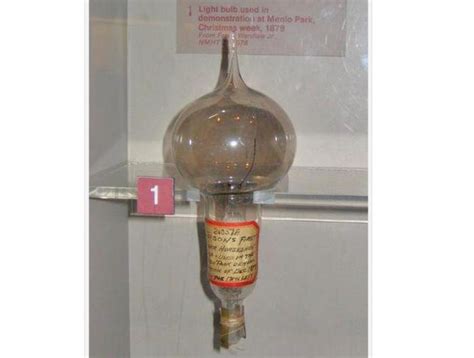 Penemu lampu gagal berapa kali. Bola Lampu Pijar, 135 Tahun Penemuan yang Mengubah Dunia ...