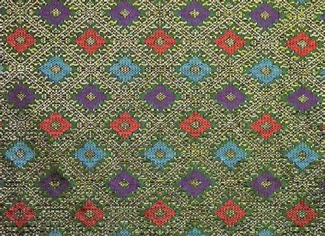Batik riau motif nyiur melambai menggambarkan bintang setaman merupakan lambang kesucian dan kesuburan rejeki. Contoh Motif Anyaman Batik - Contoh Ole