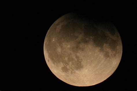 Astronomia Fra Poche Ore Leclissi Di Luna Penombrale Info E Orari