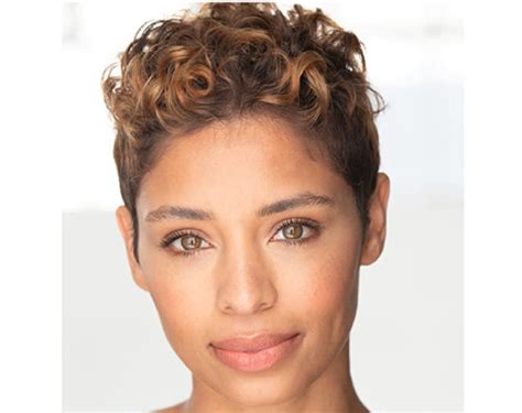 Young And Restless Brytni Sarpy Talks Yoga A Bit Of An Obsession For