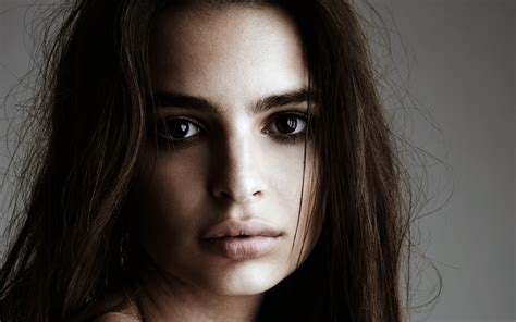Wallpaper Emily Ratajkowski Model Aktris Merapatkan Latar