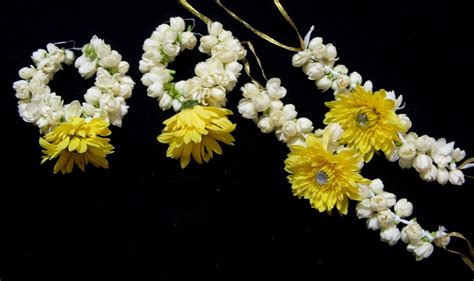 Gajra Traditional Indian Garland Fresh Flower Jewelry Flower