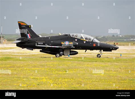 Zk031 T2 Hawk Fast Jet Trainer Raf Valley Anglesey North Wales Uk Stock