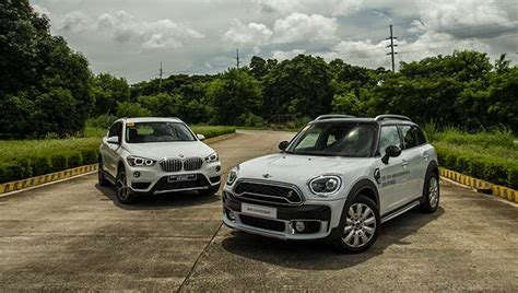 Bmw miniature 2002 hommage turbomeister orange/black 1:18. BMW X1 vs. Mini Countryman: review, comparo