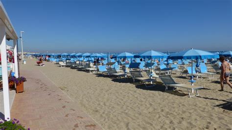 Im all inklusive packet ist inbegriffen "Strand" Hotel Acapulco (Cattolica) • HolidayCheck (Emilia ...